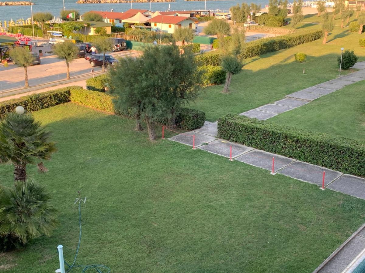 Al Mare Apartament Apartment Fano Exterior photo