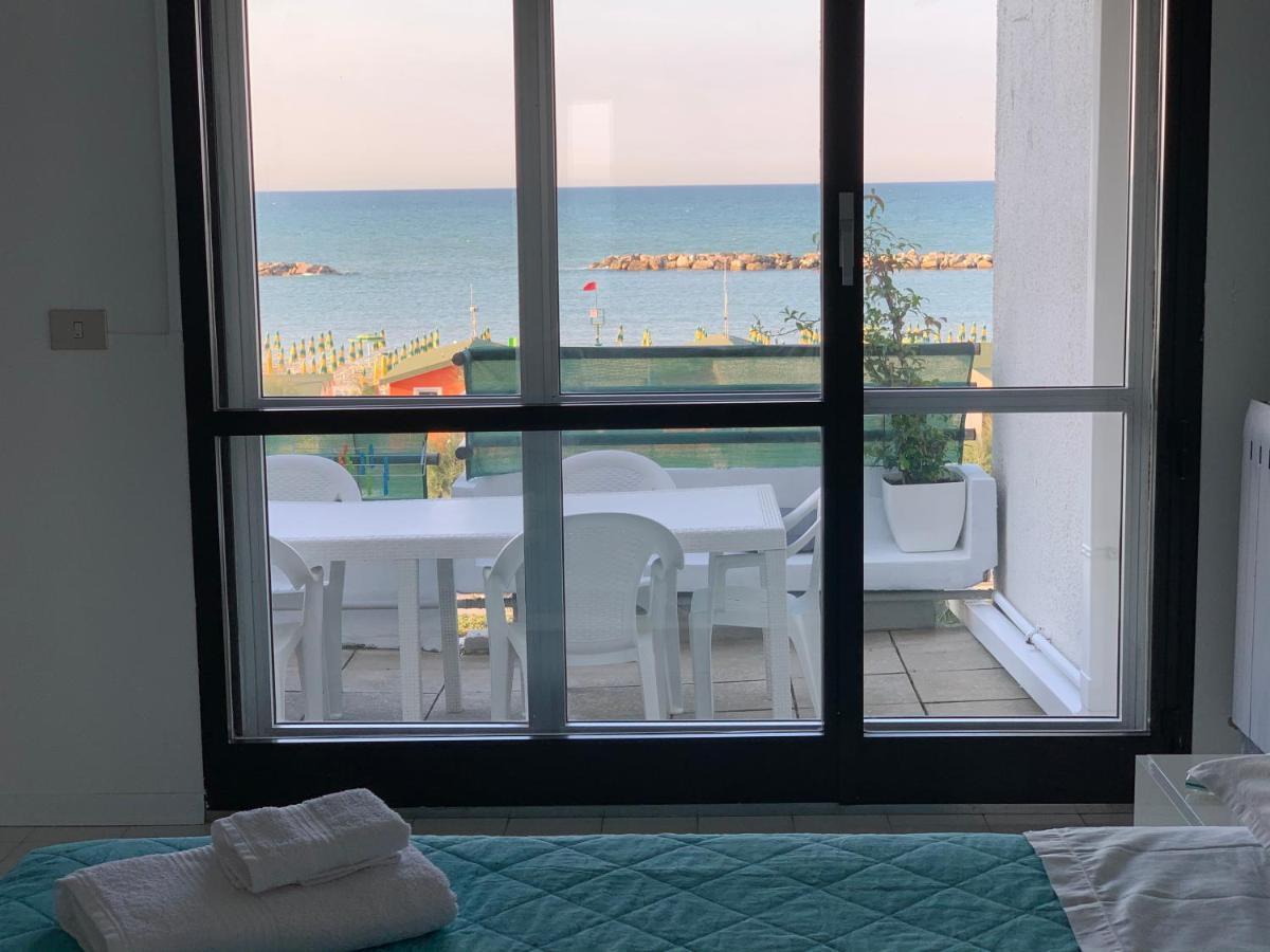 Al Mare Apartament Apartment Fano Exterior photo